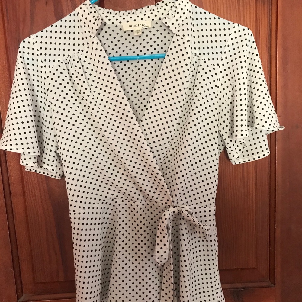 Polka dot wrap top!